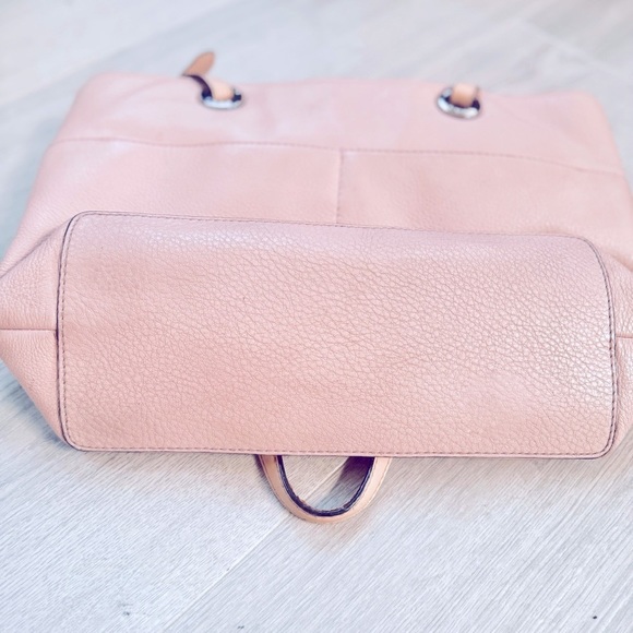 MICHAEL KORS Top Zip Pocketed Bedford Leather Shoulder Tote Bag in Soft Pink - Picture 9 of 15